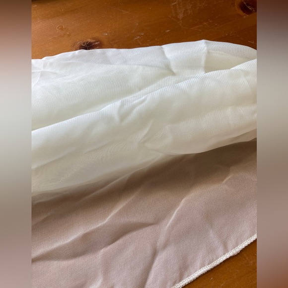 Ivory table runners - Picture 7 of 7